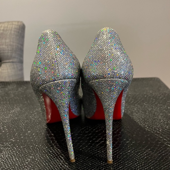 Christian Louboutin sparkly peep toe shoes - Picture 3 of 4